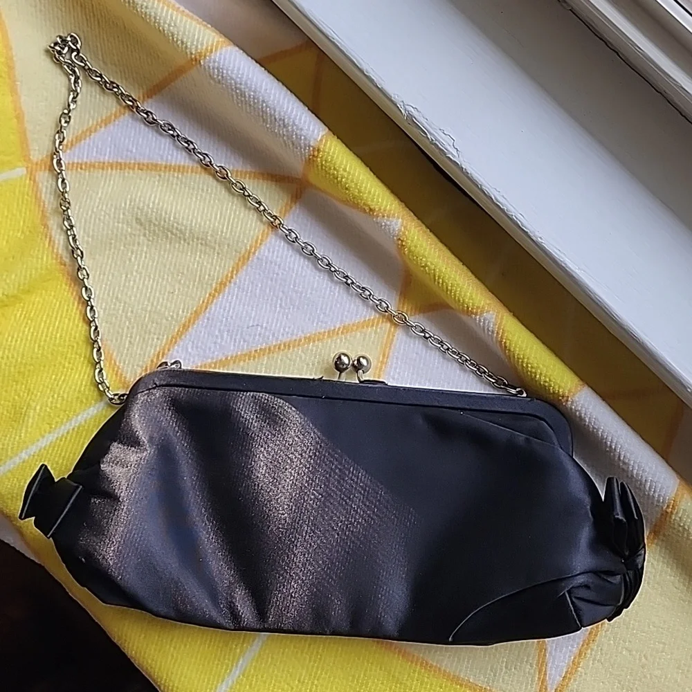EUC- La Sera by franchi  Evening Satin Clutch Purse